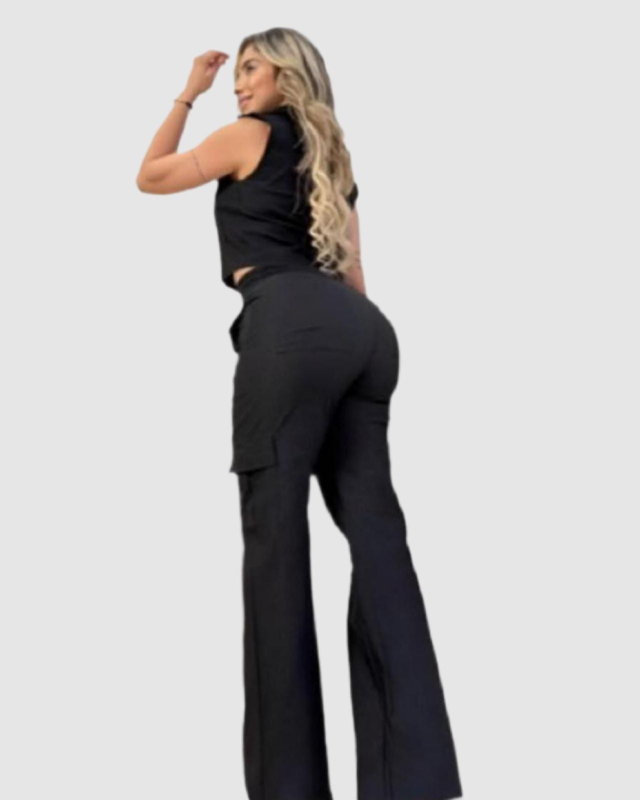 Conjunto dos piezas, pantalon con resorte en la cintura.