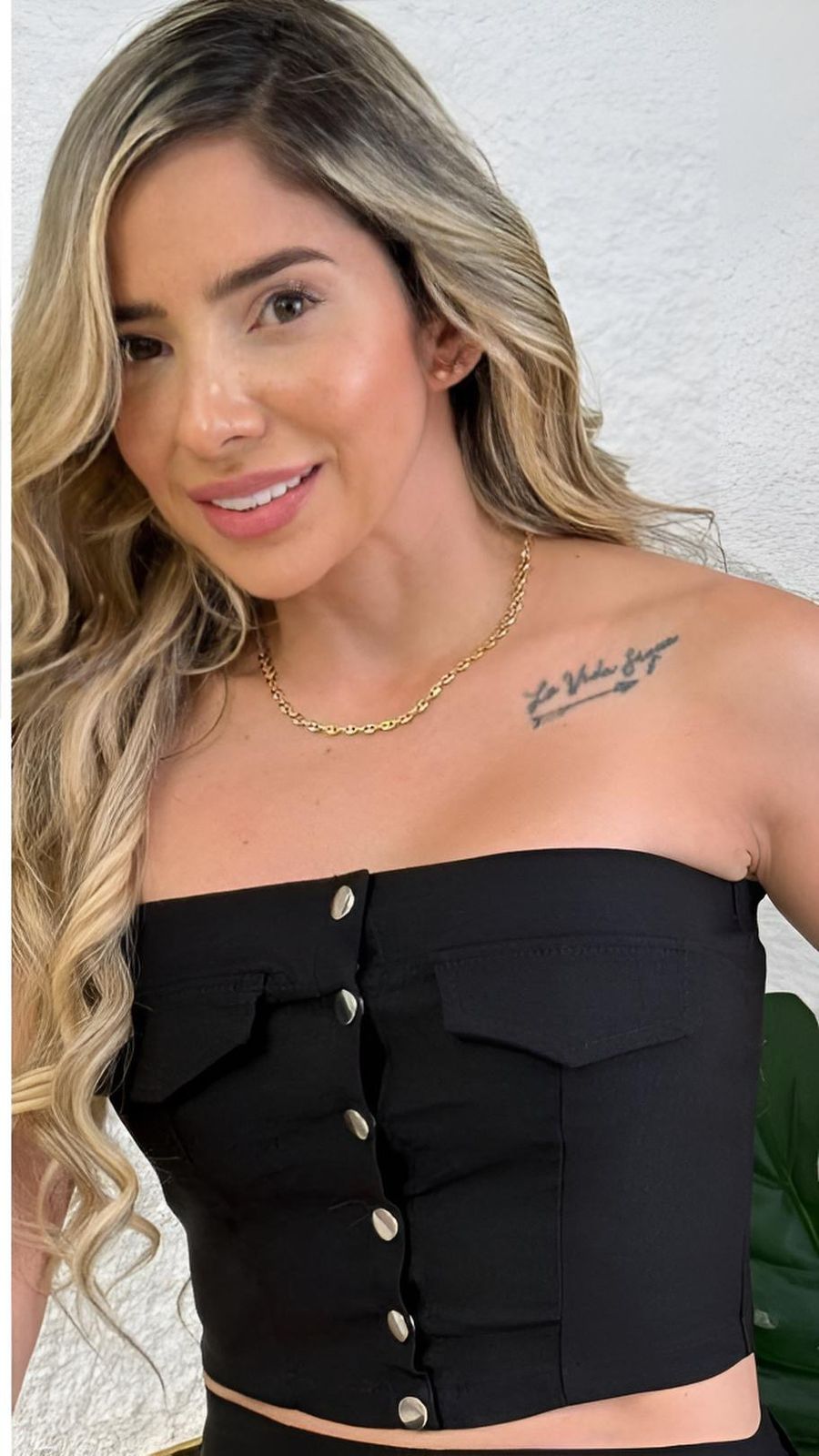 Conjunto de dos piezas, top strapless, licrado.
